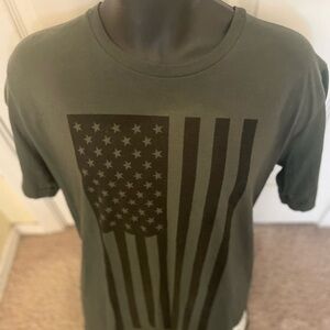 Pre own Mens under armour Veterans Day shirt flag XL project rock